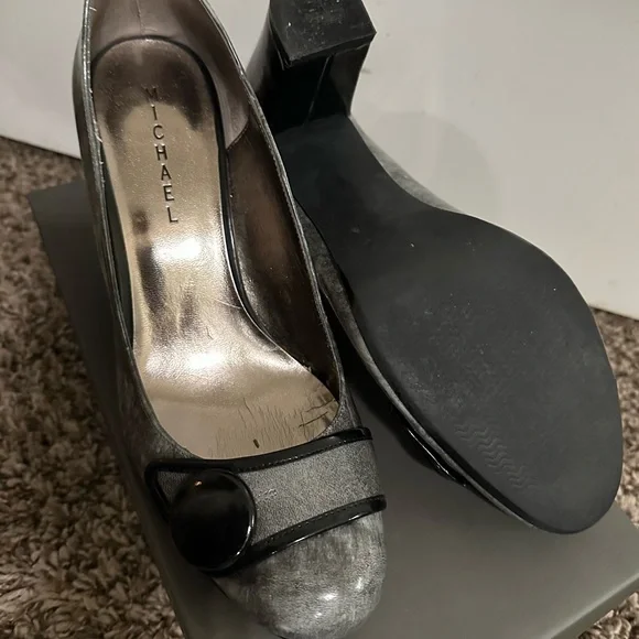 Michael “Pelton” Grey Pumps - Picture 3 of 6